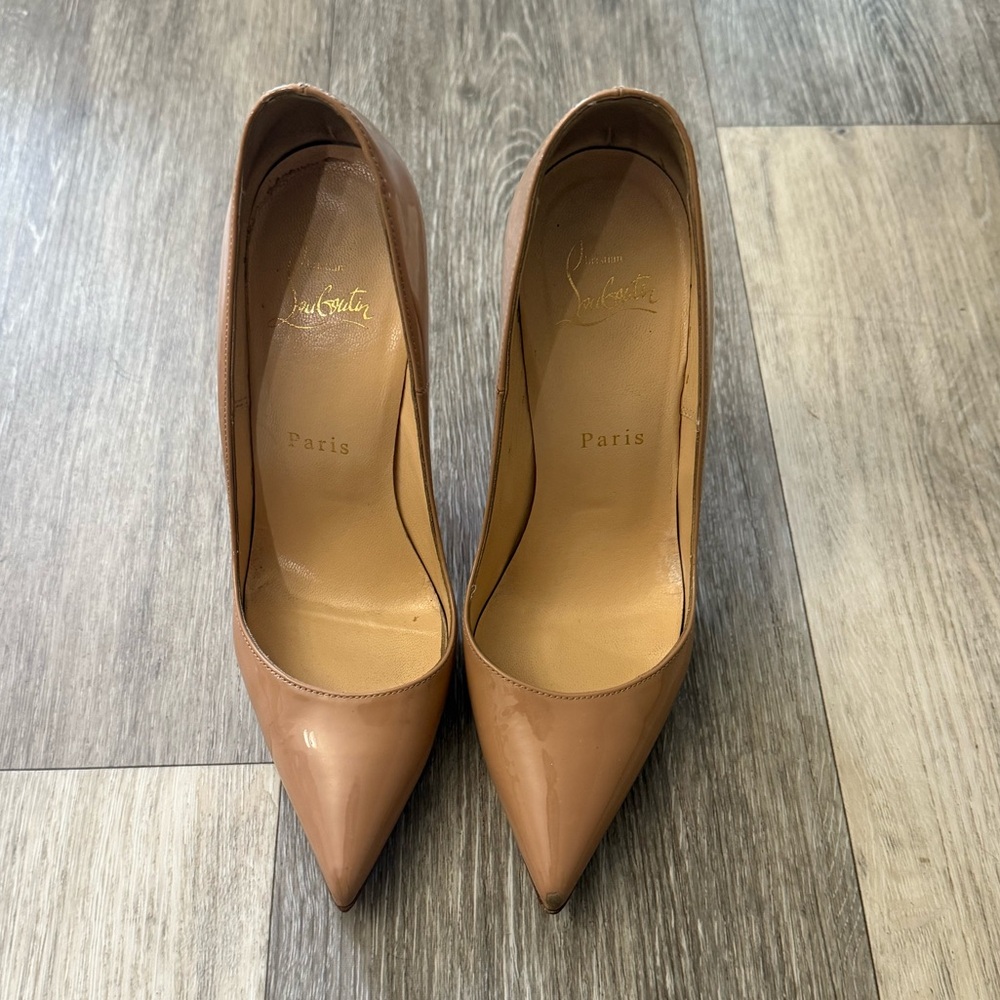 Authentic Christian Louboutin Nude So Kate Size 36